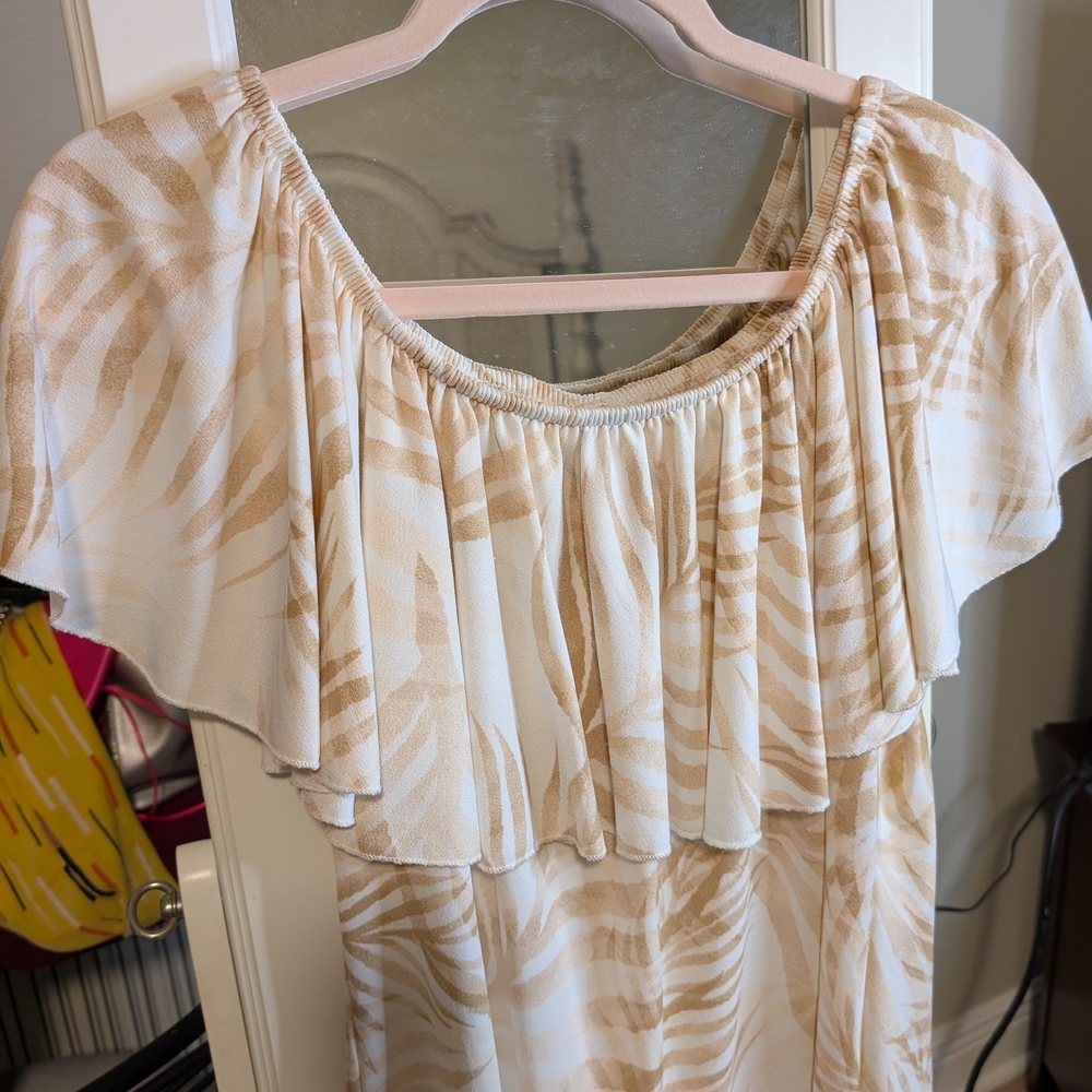 LuLaRoe Beige and White Patterned Top